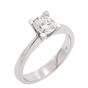 Λευκόχρυσο μονόπετρο δαχτυλίδι με πιστοποιημένο διαμάντι κοπής cushion 1.00ct GIA. RD16055