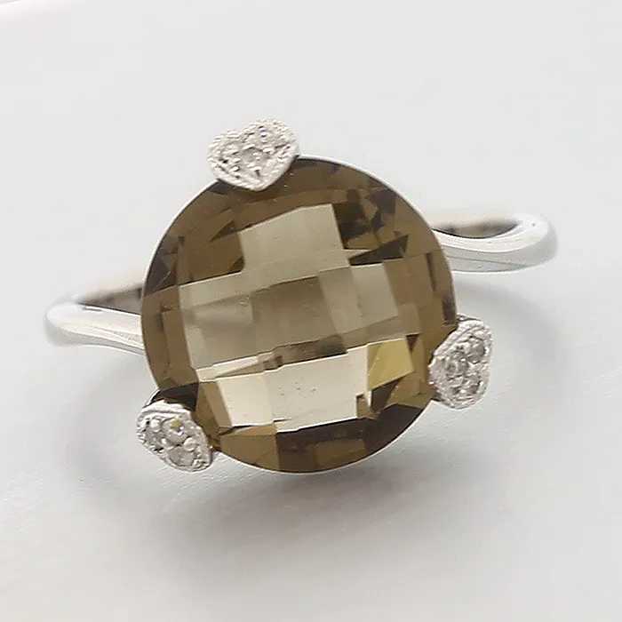 Εντυπωσιακό δαχτυλίδι με καπνία χαλαζία 5.42ct και διαμάντια που σχηματίζουν καρδιές.  K18. RL16572