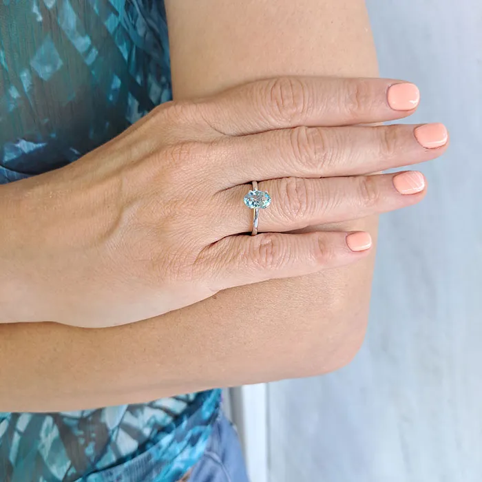 Λευκόχρυσο δαχτυλίδι σε 18 καράτια με aquamarine 1.20ct . RL16717