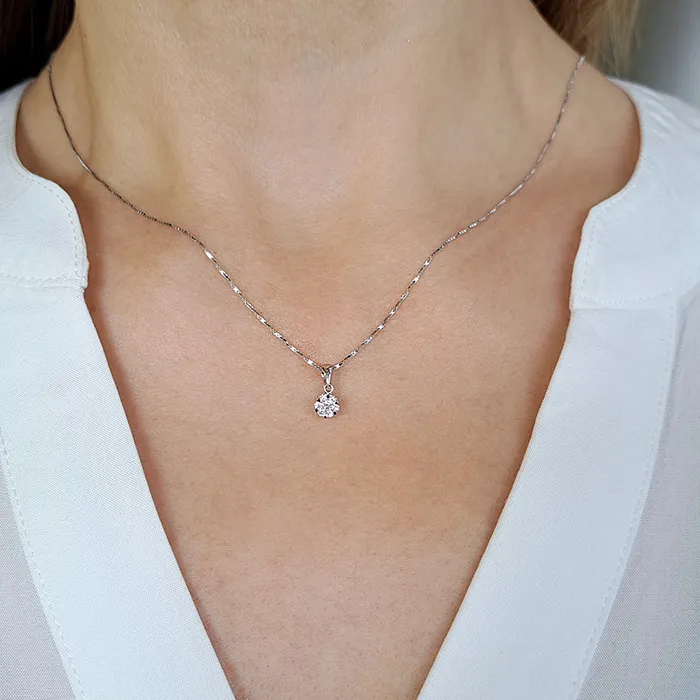 Λευκόχρυσο μενταγιόν με Invisible set diamonds 0.13ct και αλυσίδα 18Κ. MD16959