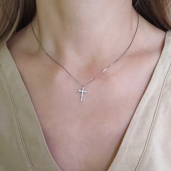 Σταυρός λευκόχρυσος με διαμάντια 0.08ct σε 18 καράτια σετ με αλυσίδα 18Κ. CR18396