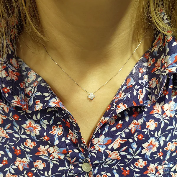 Σταυρός λευκόχρυσος με διαμαντια 0.05ct και αλυσιδα 18 καράτια. CR18438
