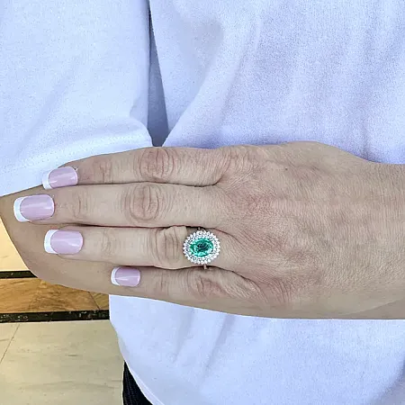 Εντυπωσιακή ροζέτα με σμαράγδι 1.66ct και διαμάντια σε 18 καράτια.RL20080
