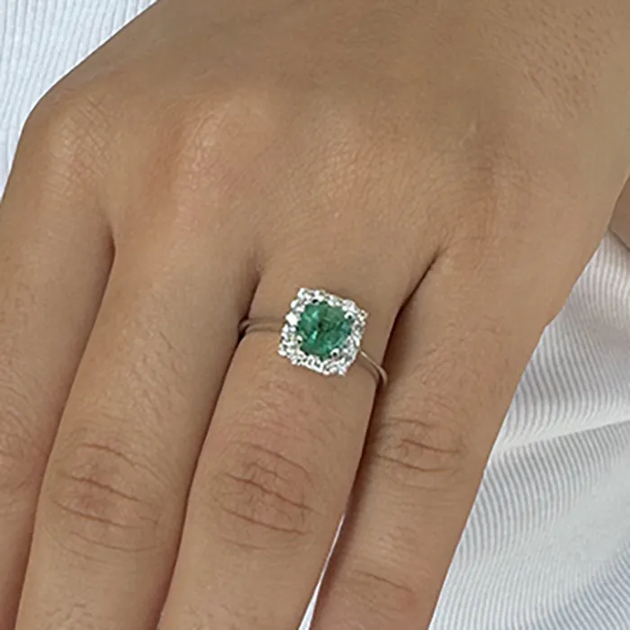 Εντυπωσιακή ροζέτα με σμαράγδι 0.92ct και διαμάντια σε 18 καράτια.RL20974