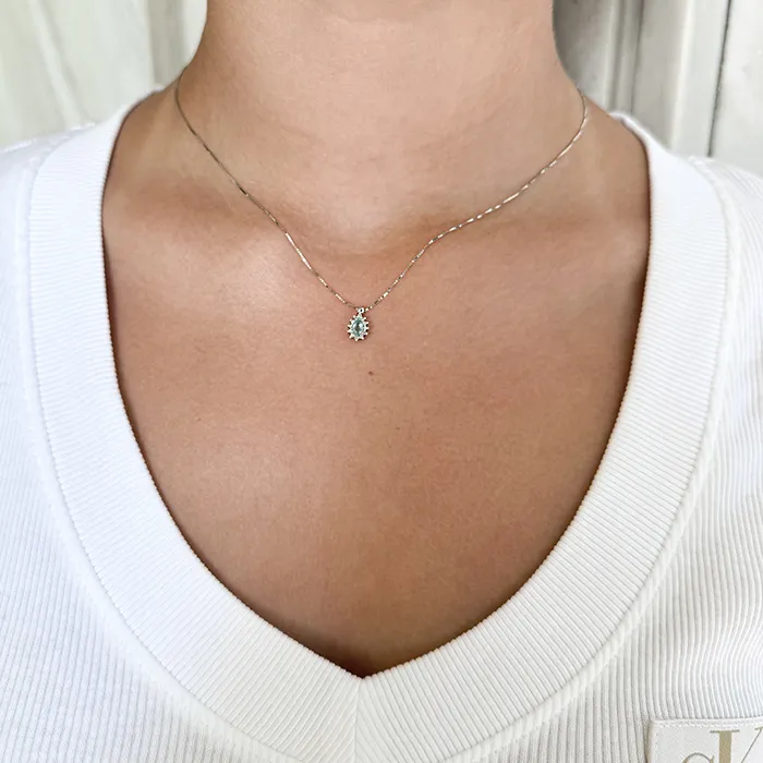 Κρεμαστό με σμαράγδι 0.24ct και διαμάντια 0.05ct  με αλυσίδα 18 καράτια. MD20977