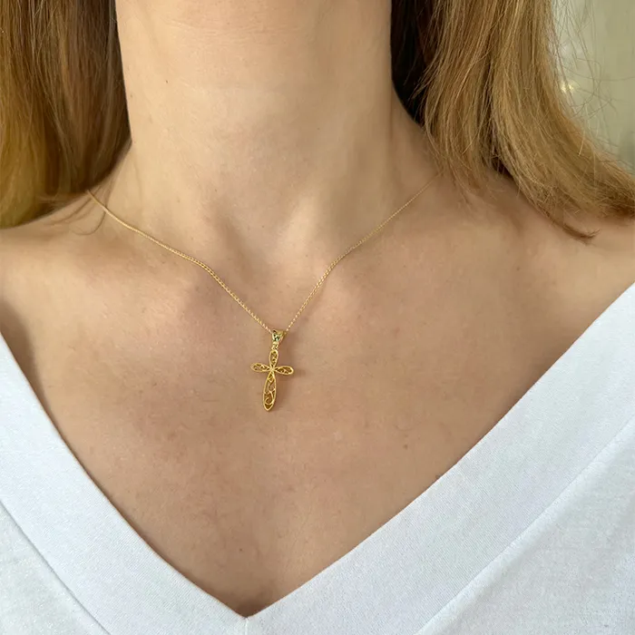 Γυναικείος σταυρός χρυσός σε 14 καράτια. CRS21189