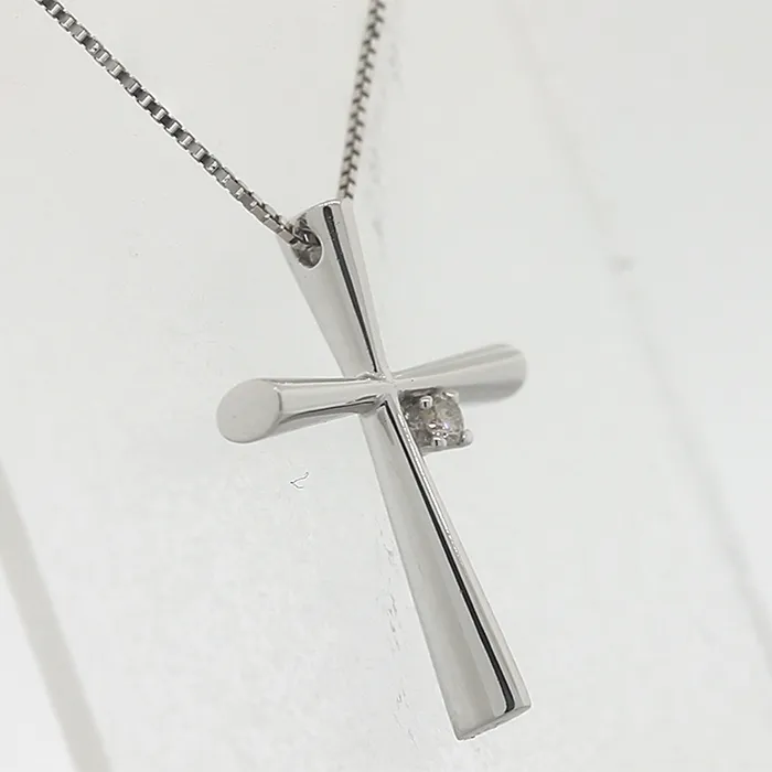 Σταυρός λευκόχρυσος με διαμάντι 0.04ct σετ με αλυσίδα 18 καράτια. CR21735
