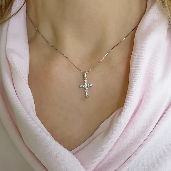 Σταυρός λευκόχρυσος με διαμάντια 0.16ct σε 18 καράτια. CR022830