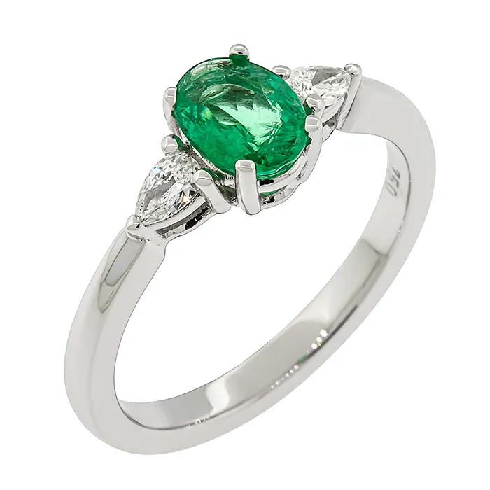 Δαχτυλίδι λευκόχρυσο 18Κ με σμαράγδι oval 0.57ct και διαμάντια pear shape 0.17ct. RL22907