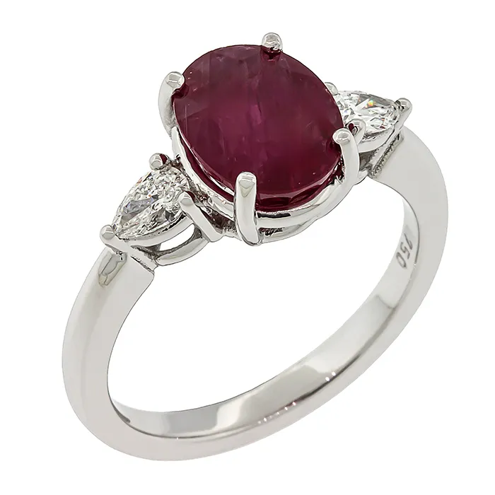 Λευκόχρυσο Δαχτυλίδι 18Κ με οβάλ Ρουμπίνι 3.17ct και Διαμάντια pear shape 0.27ct RL22909