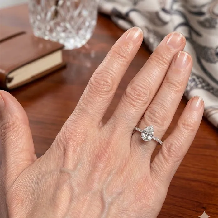 Δαχτυλίδι Λευκόχρυσο 18Κ με Lab Grown Pear Diamond 1.08ct E VVS2 με πιστοποίηση HRD | Million Diamonds