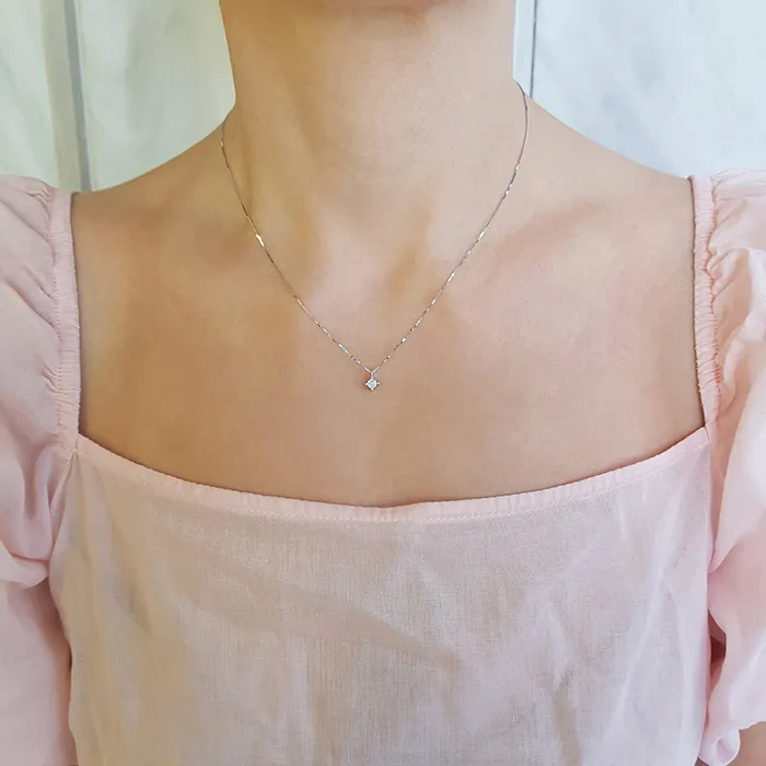 Μενταγιόν με Φυσικό Διαμάντι 0.15ct σε Λευκόχρυσό 18Κ με Αλυσίδα. MD23606