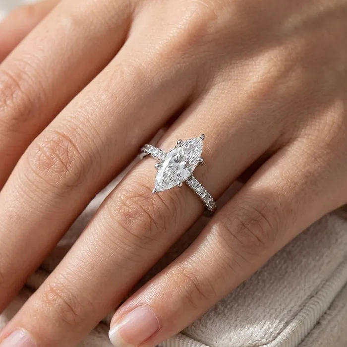 Δαχτυλίδι 18Κ λευκός χρυσός με Lab Grown Diamonds Marquise 1.88ct G VVS2 με πιστοποίηση IGI.