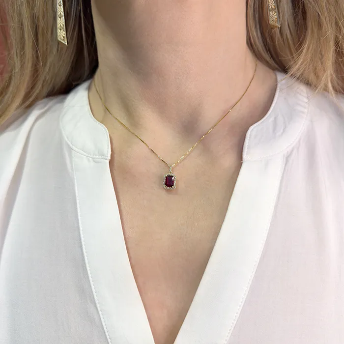 Κολιέ Ροζέτα Χρυσός 18Κ με Ορυκτό Ρουμπίνι 1.00ct & Διαμάντια 0.19ct.