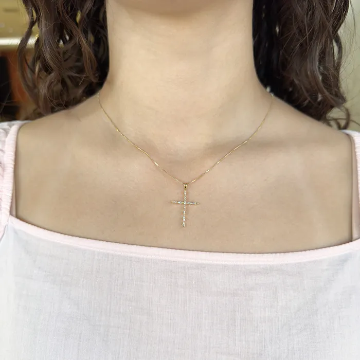 Χρυσός Σταυρός 18Κ με Διαμάντια Baguette & Brilliant 0.21ct G VVS2.