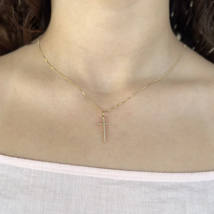 Minimal Χρυσός Σταυρός 18Κ με Φυσικά Διαμάντια 0.06ct.