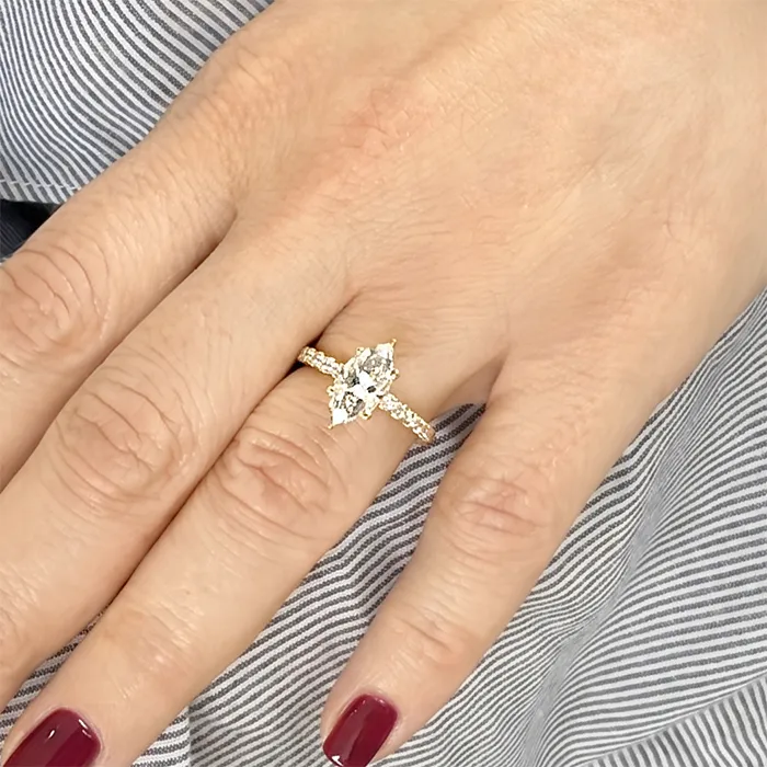 Δαχτυλίδι Marquise Lab Grown Diamond IGI E VVS2 1.54ct και πλαϊνά 0.33ct σε Χρυσό 14Κ