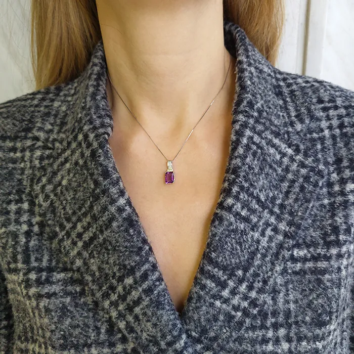 Λευκόχρυσο μενταγιόν με αμέθυστο 2.03ct και διαμάντια σε 18 καράτια. MD2314