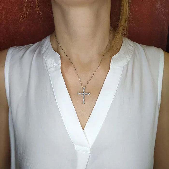 Σταυρός λευκόχρυσος με διαμάντια 0.34ct σε 18 καράτια σετ με αλυσίδα. CR5724