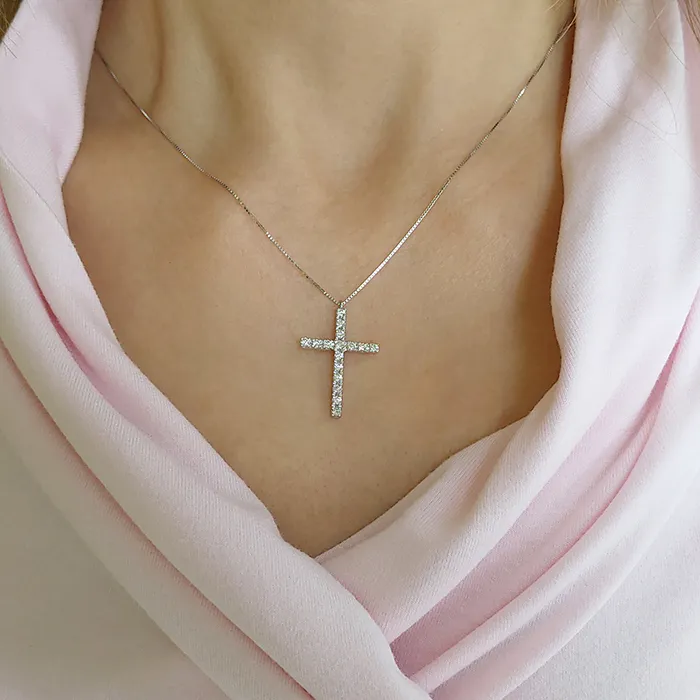 Λευκόχρυσος σταυρός με διαμάντια 0.45ct set με αλυσίδα σε 18 καράτια. CR014045