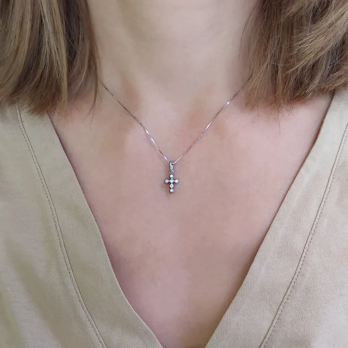 Σταυρός λευκόχρυσος με διαμάντια 0.08ct σε 18 καράτια σετ με αλυσίδα 18Κ. CR14989
