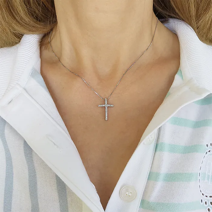 Σταυρός λευκόχρυσος με διαμάντια 0.21ct σε 18 καράτια. CR014473