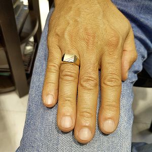 Χρυσό ανδρικό δαχτυλίδι στα τρία χρώματα του χρυσού σε 14 καράτια. RA12154