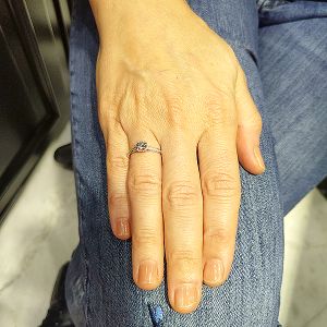 Μονόπετρο δαχτυλίδι γάμου με διαμάντι 0.50ct και πλαϊνά διαμάντια 0.10ct. RD12252