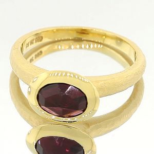 Χρυσό χειροποίητο δαχτυλίδι με γρανάτη σε 14 καράτια. RΚ12887