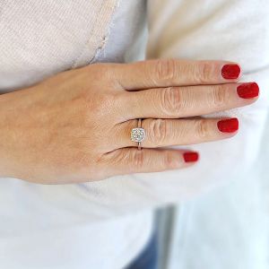 Λευκόχρυσο δαχτυλίδι 18 καράτια ροζέτα με διαμάντι 0.90ct. RL16928