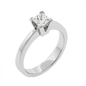 Λευκόχρυσο 18K κλασικό μονόπετρο δαχτυλίδι με διαμάντι GIA princess 0.61ct  D VS1. RD19264