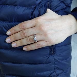 Δαχτυλίδι μονόπετρο με διπλή σειρά ζιργκόν σε 14 καράτια RΖ2891