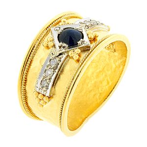 Χρυσό βυζαντινό δαχτυλίδι 22 καράτια με διαμαντια και ζαφείρι. RK3969